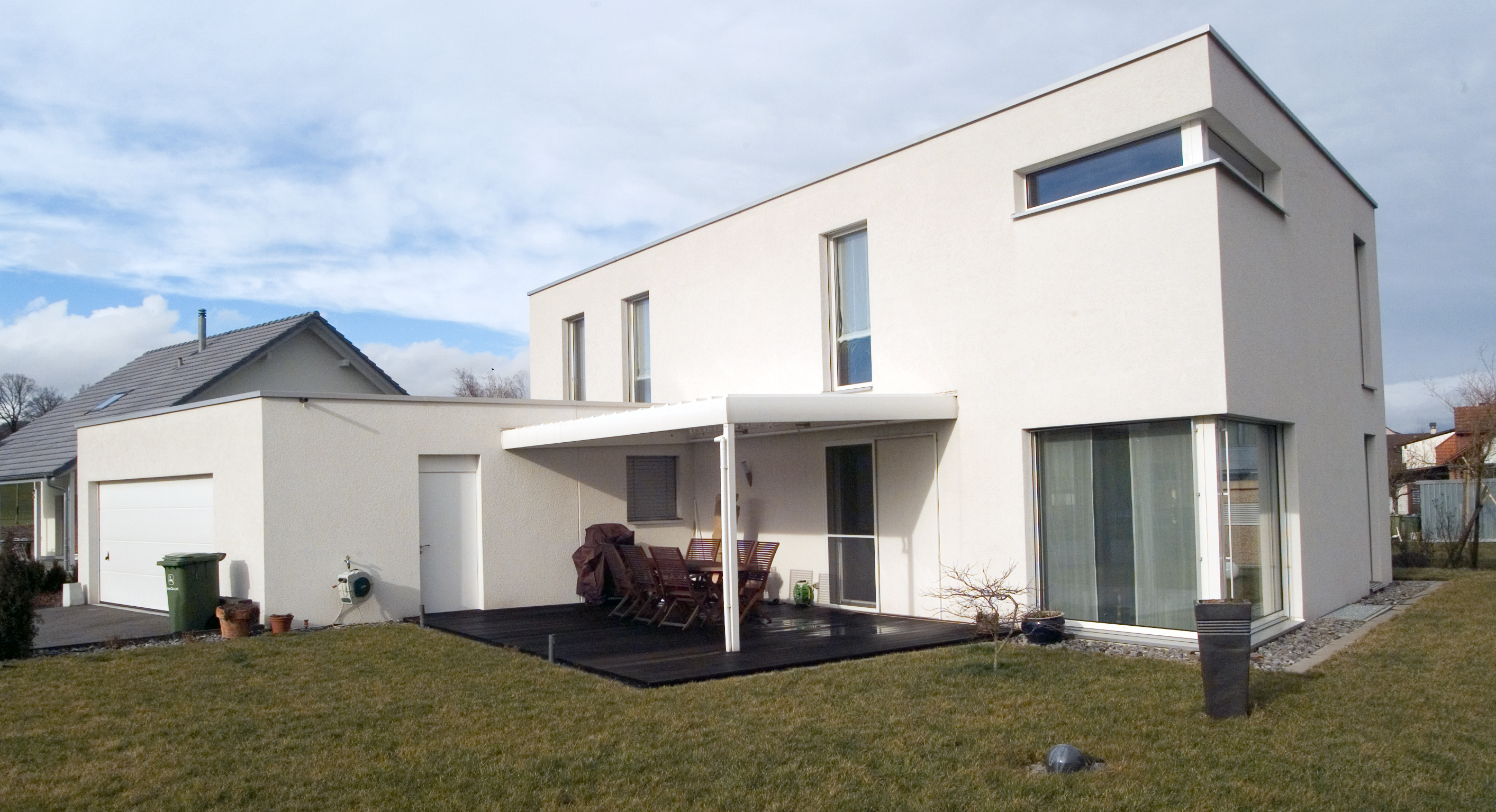 Contemporary white house with a flat roof